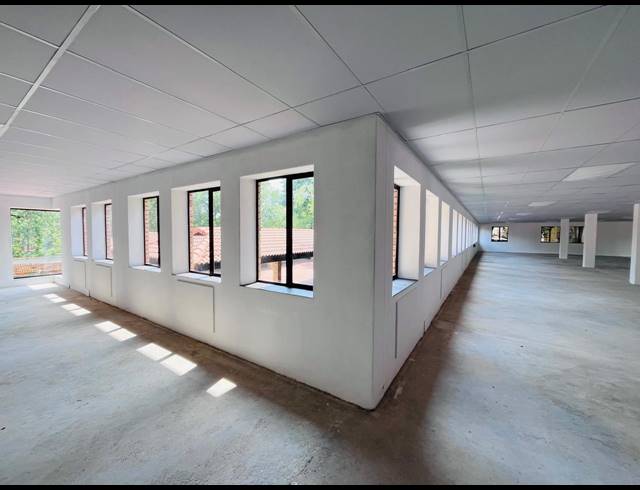 3,150M² OFFICE TO LET IN VORNA VALLEY